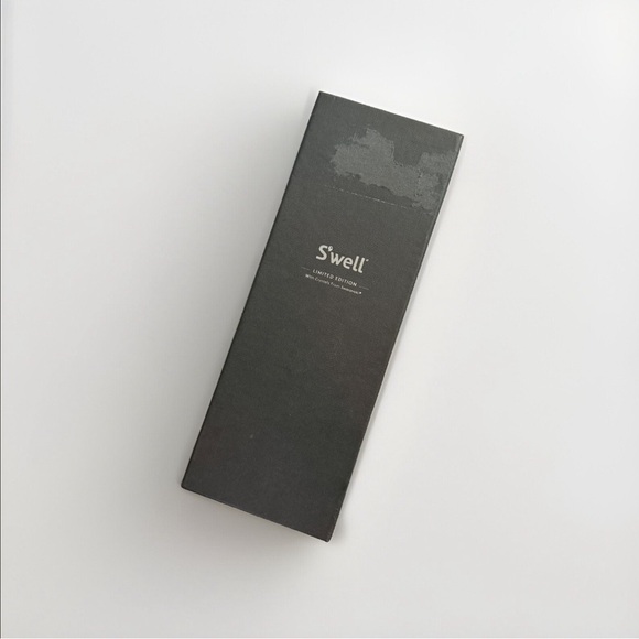LIMITED EDITION Swarovski x S’well Bottle - Picture 4 of 7